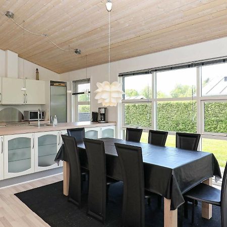 8 Person Holiday Home In Халс Экстерьер фото